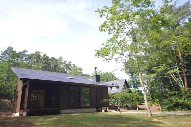 涼しげな平屋の景観