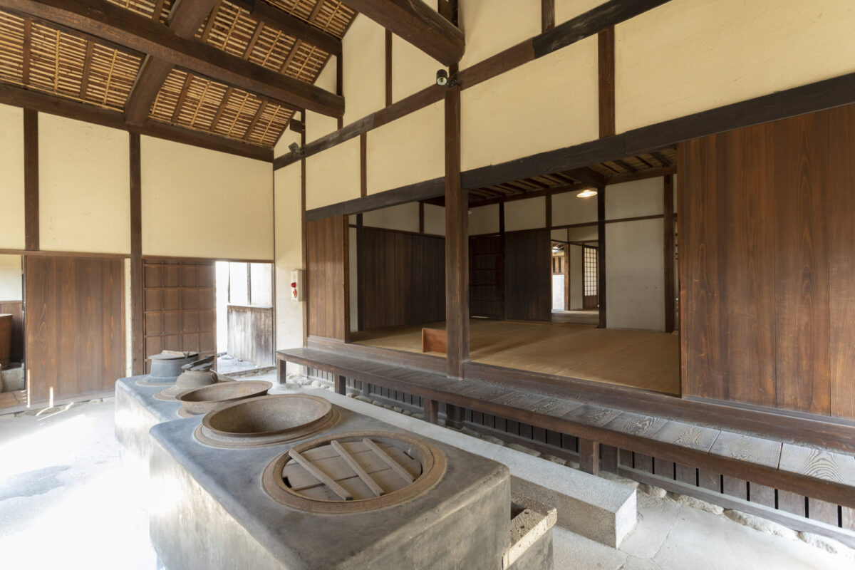 土間とは建築でどんな意味?暮らしに適した活用アイデアとポイント【実例紹介】 | 現場のことから休日のことまで。北伸建設のスタッフブログです。