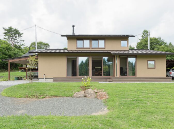 標高1000m里山の四季を楽しむ家