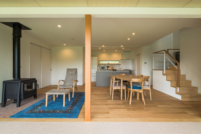 標高1000m里山の四季を楽しむ家