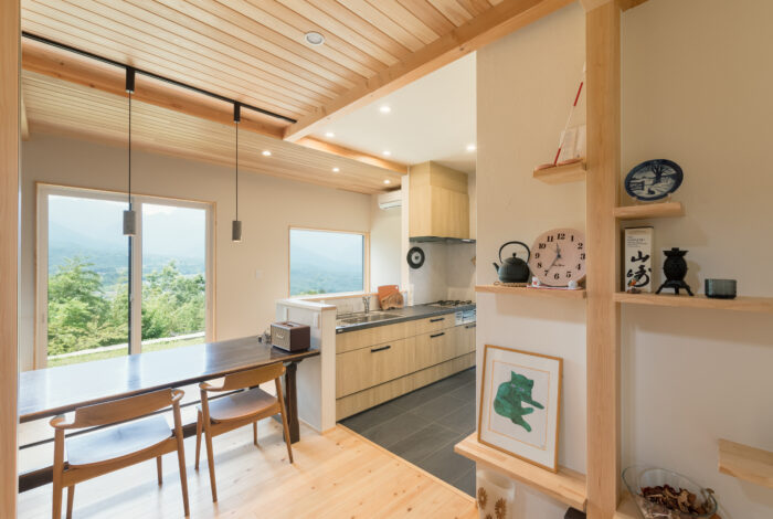 甲斐駒ヶ岳と集落の四季折々を楽しむ家。