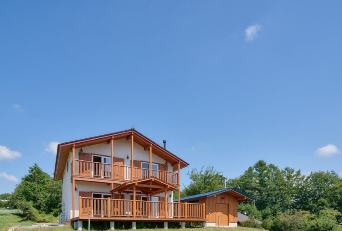 ステンドグラスが印象的な別荘