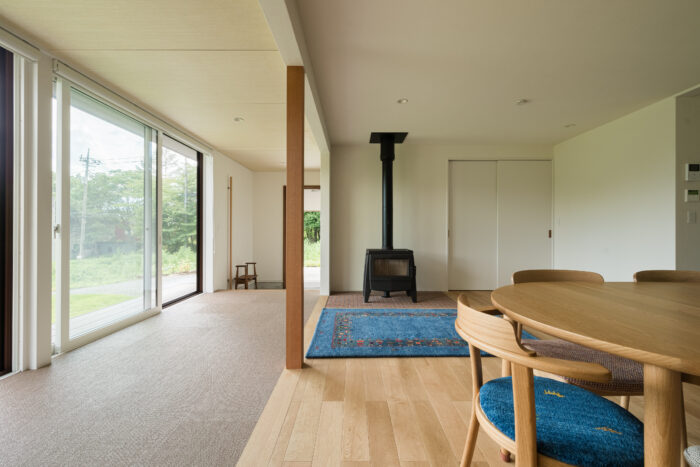 標高1000m里山の四季を楽しむ家