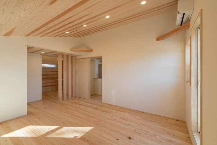 甲斐駒ヶ岳と集落の四季折々を楽しむ家。