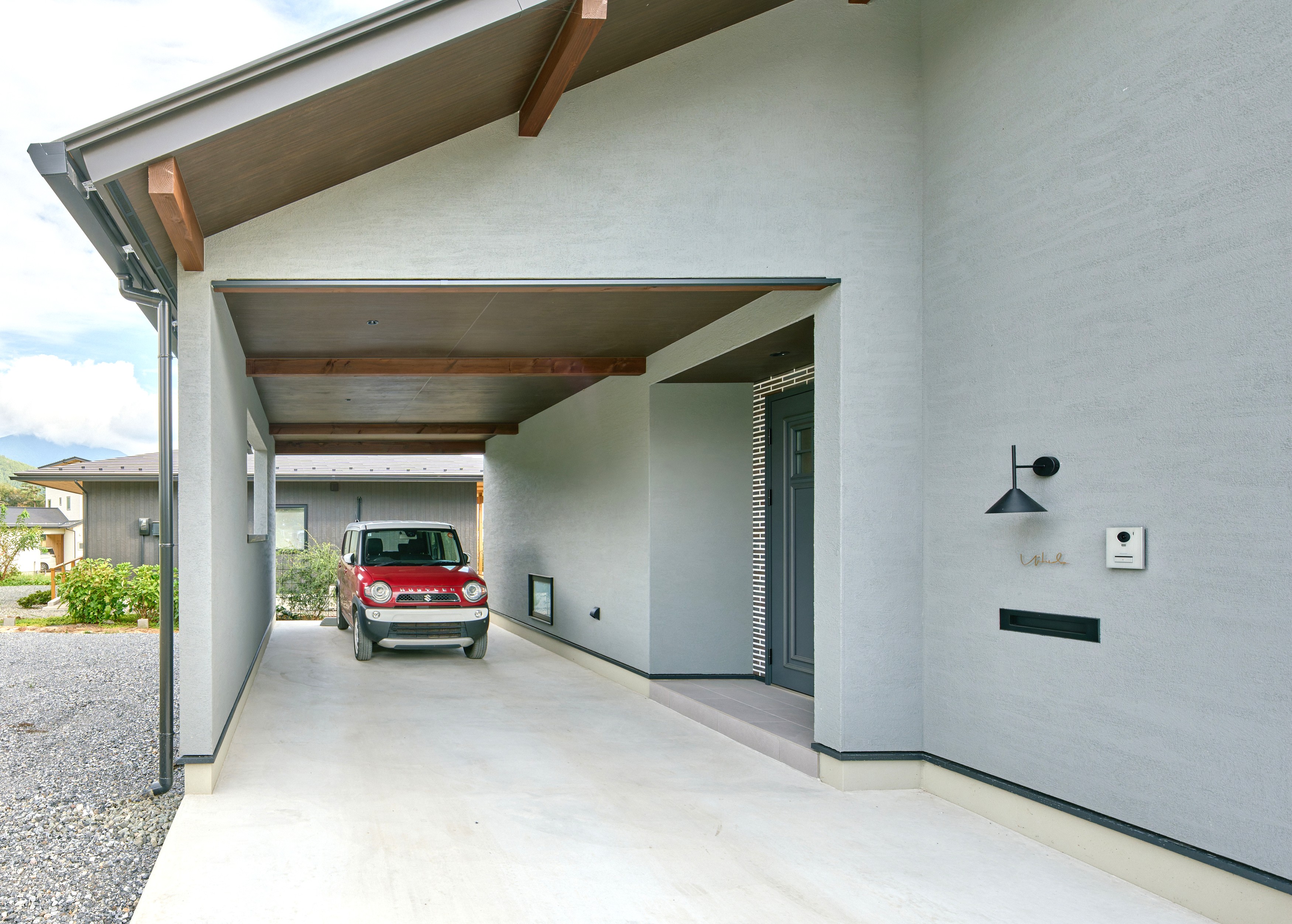 ガレージ付きの平屋