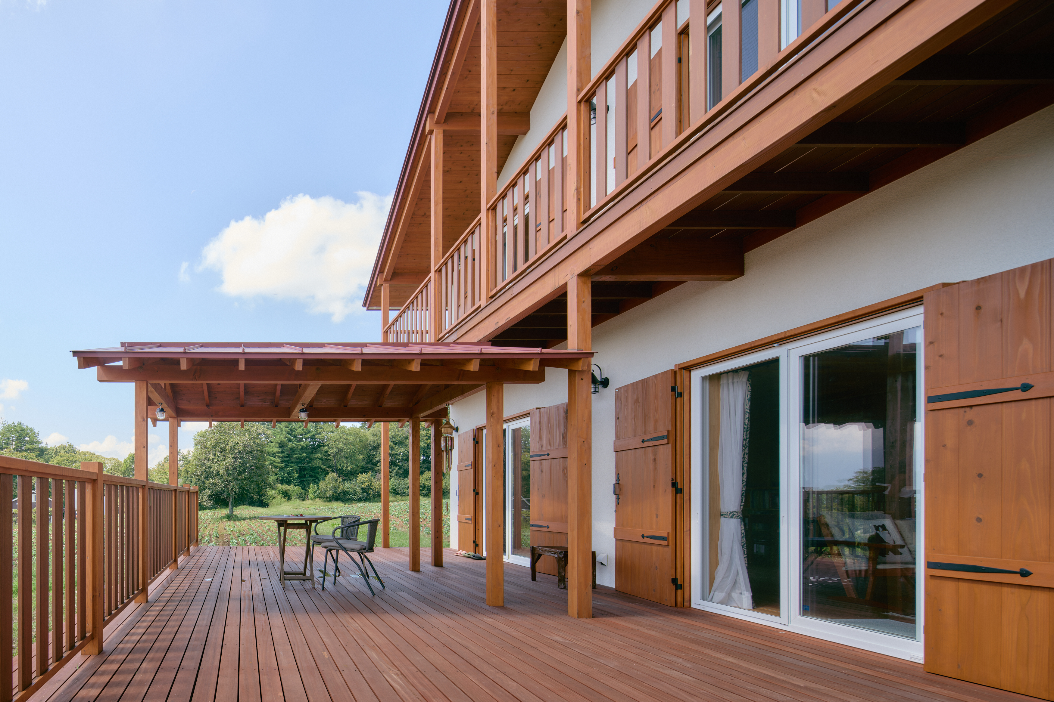 ステンドグラスが印象的な別荘 アイキャッチ画像