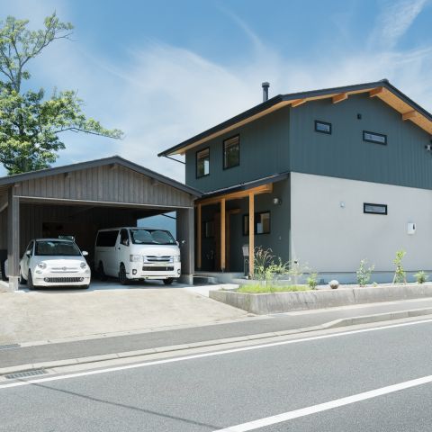 甲斐駒ヶ岳と集落の四季折々を楽しむ家。 アイキャッチ画像
